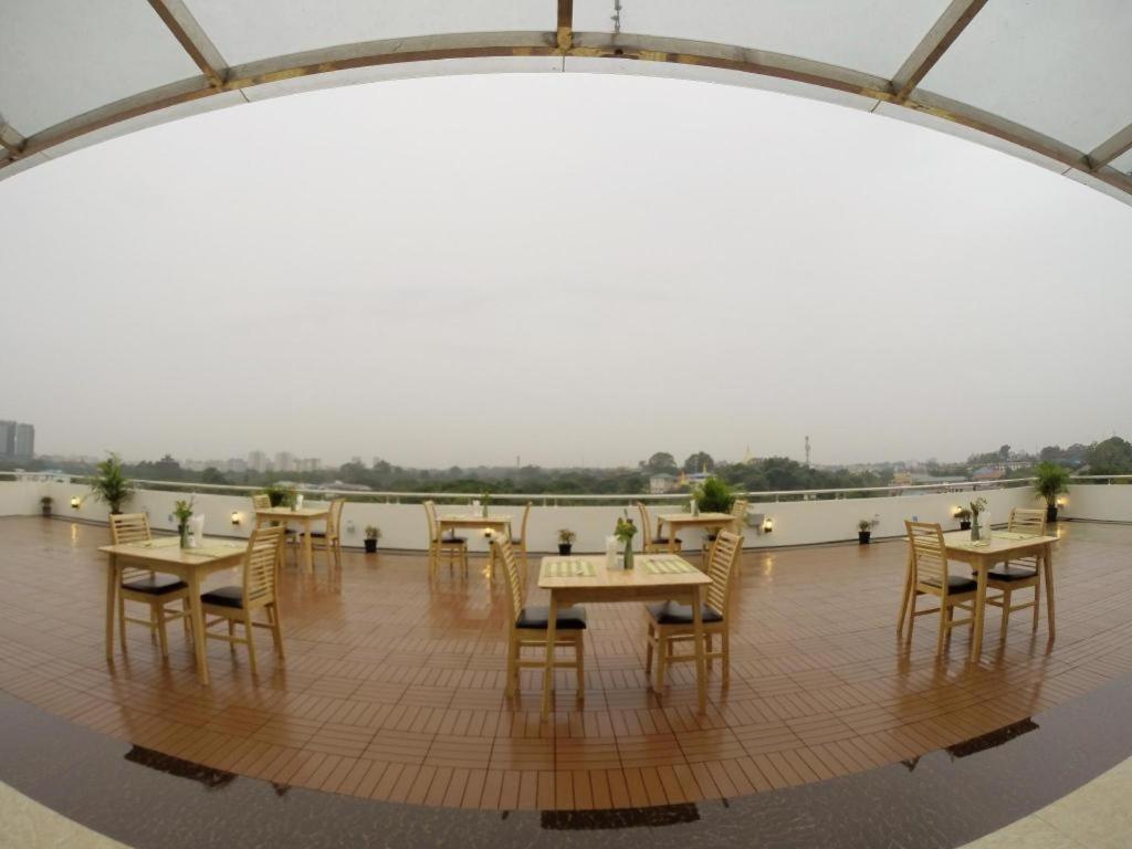 Virati Hotel Γιανγκόν Εξωτερικό φωτογραφία
